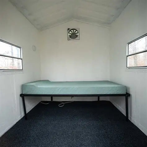 Redneck Hunting Cabin Platinum 7X8