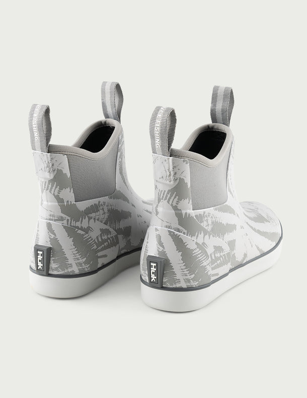 HUK Womens Rogue Wave Sharkskin Conch Shell Size 6