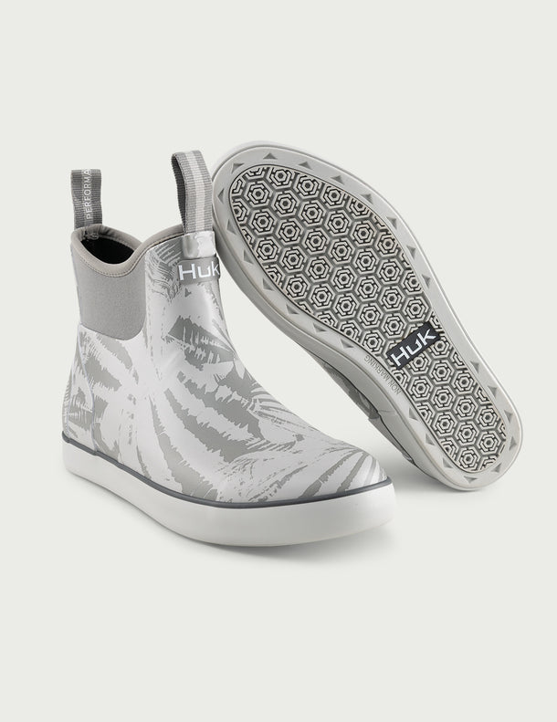 HUK Womens Rogue Wave Sharkskin Conch Shell Size 5